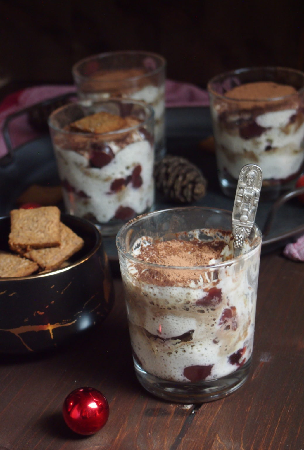 Veganes Zuckerfreies Spekulatius Tiramisu Mit Kirschen Bake It Naked